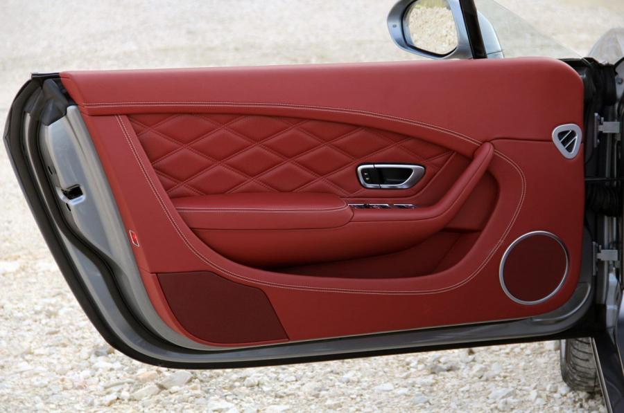  Bentley Continental GTC 2012 года  (фото 6 из 141)